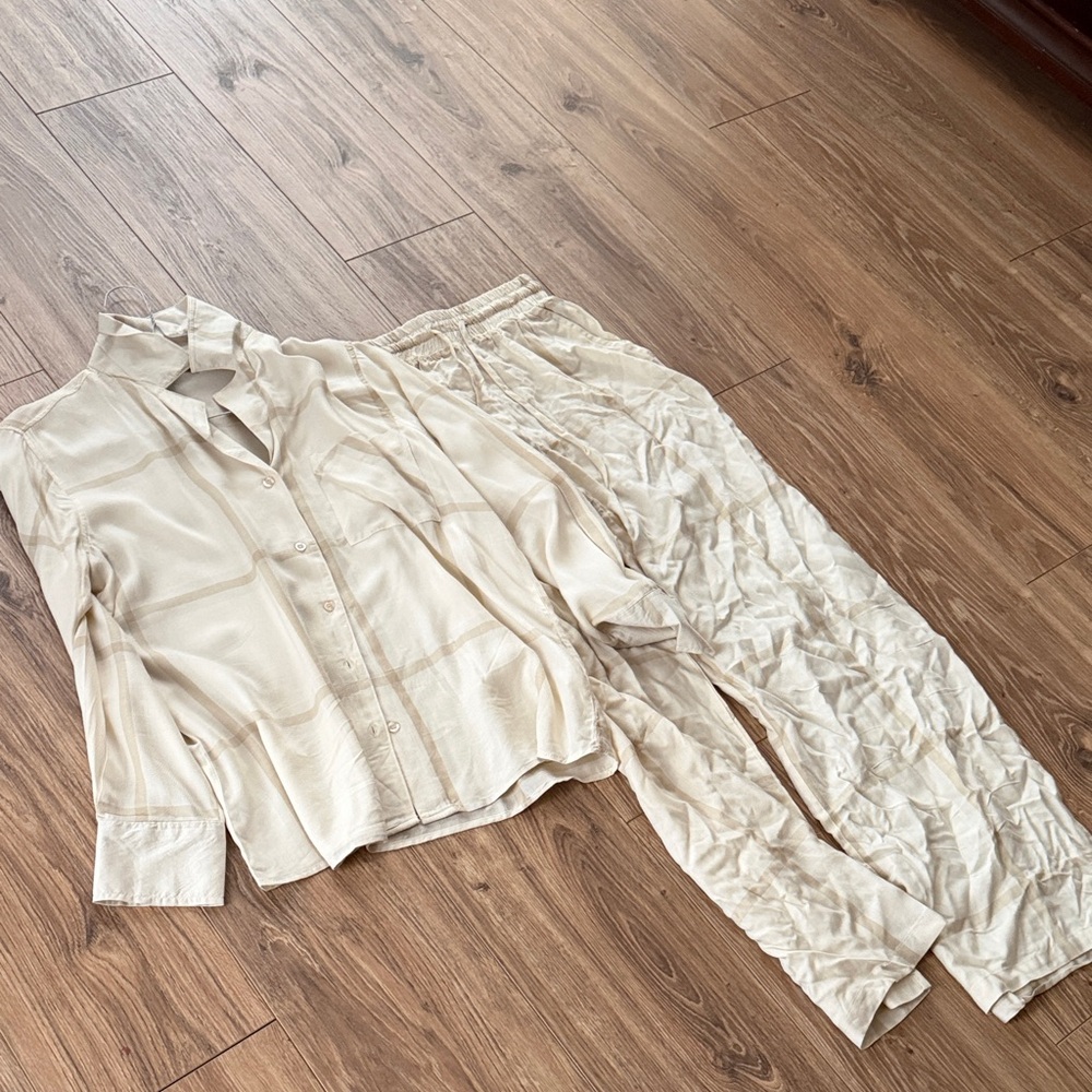 WeWoreWhat Brushed Flannel Button
Up & Pant Set in Ecru size extra small